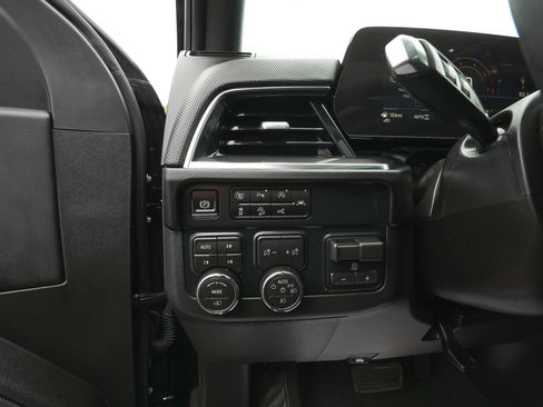 Used 2026 Chevrolet Suburban RST w/ RST Capability Package AWD/4WD image 18