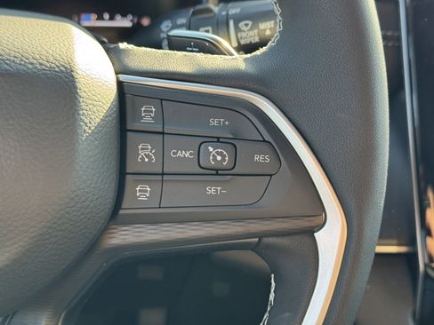 New 2025 Jeep Grand Cherokee L Altitude image 17