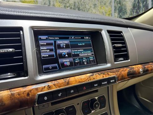 Used 2014 Jaguar XF 3.0 image 14