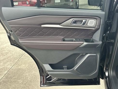 New 2026 Ford Explorer Platinum w/ LUX Leather Package AWD/4WD image 21