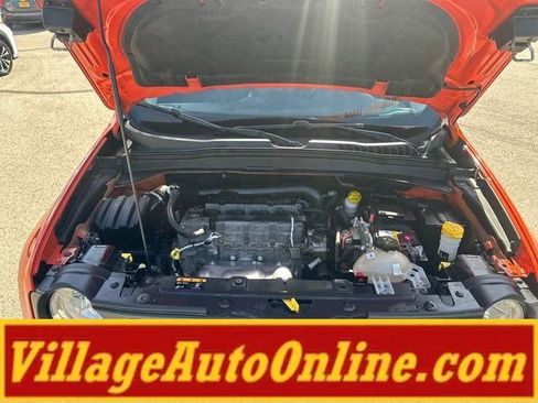 Used 2015 Jeep Renegade Trailhawk w/ Popular Equipment Group AWD/4WD image 41