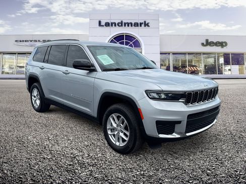 Used 2024 Jeep Grand Cherokee L Laredo w/ Luxury Tech Group I AWD/4WD image 21