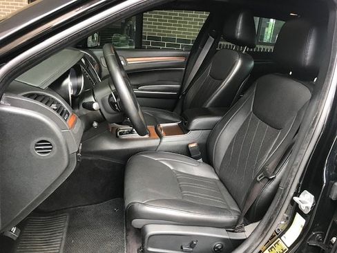 Used 2018 Chrysler 300 C w/ Sun, Sound & Nav Package RWD image 6