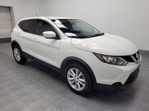 Used 2017 Nissan Rogue Sport S w/ S Appearance Package FWD image 11