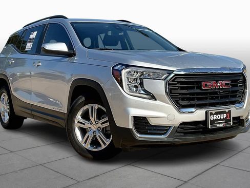 Used 2022 GMC Terrain SLE w/ Driver Convenience Package image 2