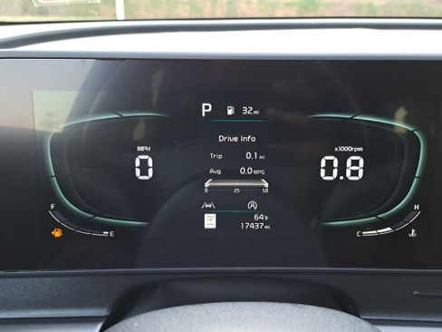 Used 2023 Kia Sportage EX image 18