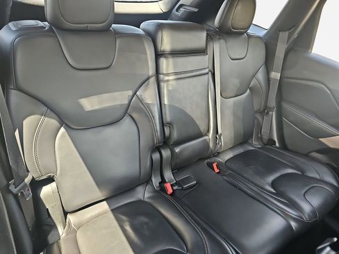 Certified 2017 Jeep Cherokee Limited AWD/4WD image 29