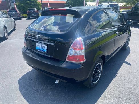 Used 2011 Hyundai Accent GL FWD image 5