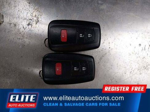 Used 2016 Toyota Prius Two FWD image 21