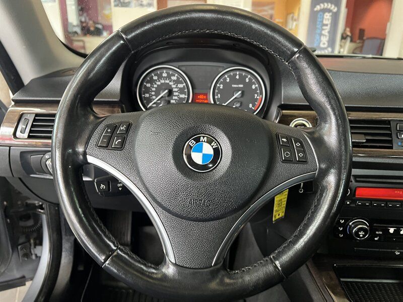 Used 2011 BMW 328i xDrive Coupe AWD/4WD image 14