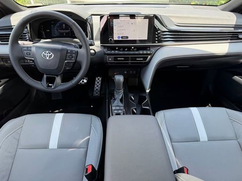 Used 2026 Toyota Camry SE FWD image 22