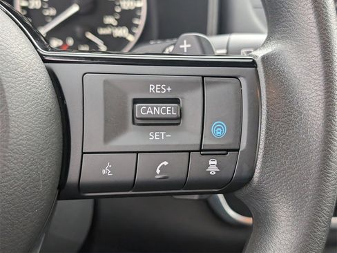 Used 2023 Nissan Rogue SV image 23