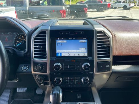 Used 2016 Ford F150 Platinum w/ Equipment Group 701A Luxury AWD/4WD image 40