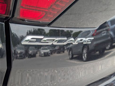 Used 2019 Ford Escape SE AWD/4WD image 9