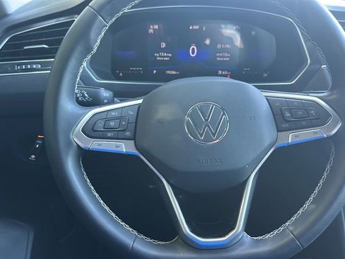 Used 2023 Volkswagen Tiguan SE FWD image 11