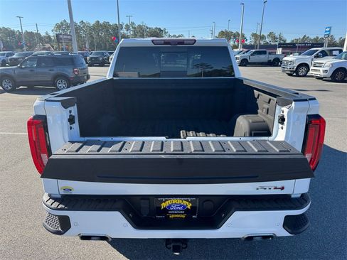 Used 2024 GMC Sierra 1500 AT4 w/ Technology Package image 18