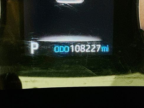 Used 2020 Toyota RAV4 LE image 18