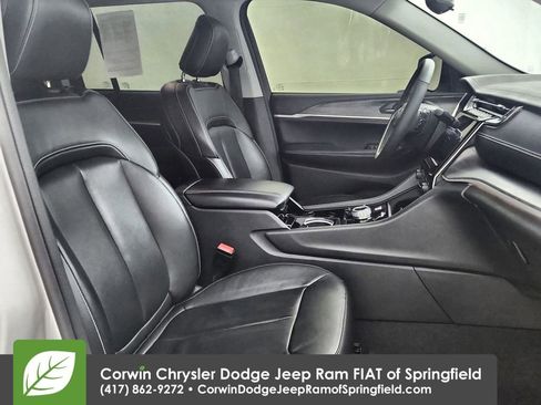 Certified 2023 Jeep Grand Cherokee Limited w/ Black Appearance Package image 33