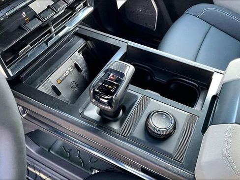 New 2026 GMC Hummer EV 4x4 Crew Cab image 9