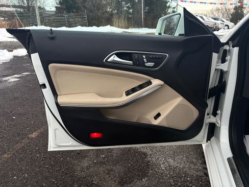 Used 2019 Mercedes-Benz CLA 250 4MATIC image 11