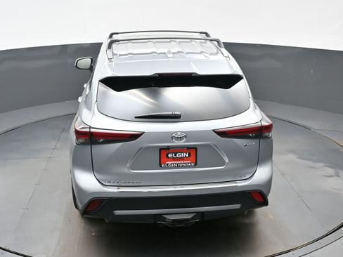 Used 2025 Toyota Highlander XLE image 40