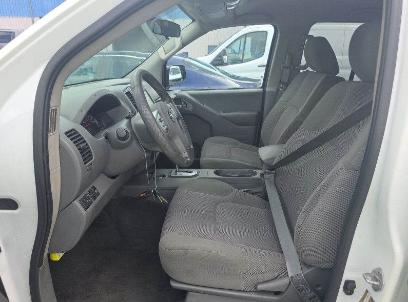 Used 2021 Nissan Frontier SV RWD image 5