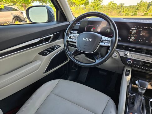 Used 2024 Kia Telluride S w/ S Sunroof Package AWD/4WD image 9