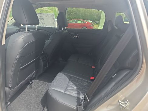 New 2026 Nissan Rogue Platinum AWD/4WD image 13