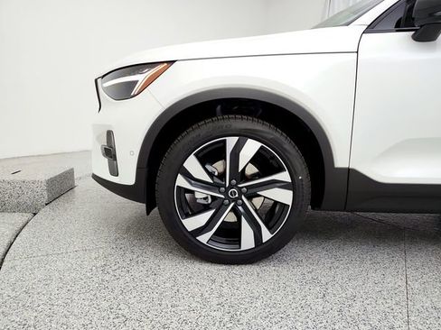 New 2026 Volvo XC40 B5 Plus w/ Climate Package AWD/4WD image 25