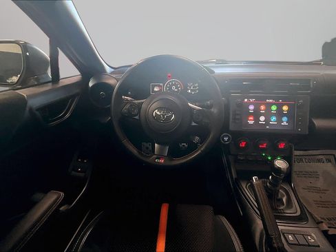 Used 2023 Toyota GR86 10th Anniversary SE RWD image 4