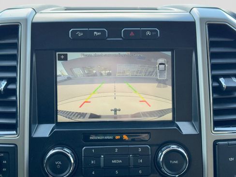 Used 2017 Ford F150 Lariat w/ Equipment Group 501A Mid AWD/4WD image 34