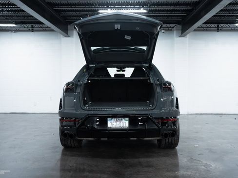 New 2025 Lamborghini Urus SE image 14