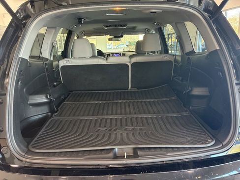 Used 2016 Honda Pilot Touring image 10
