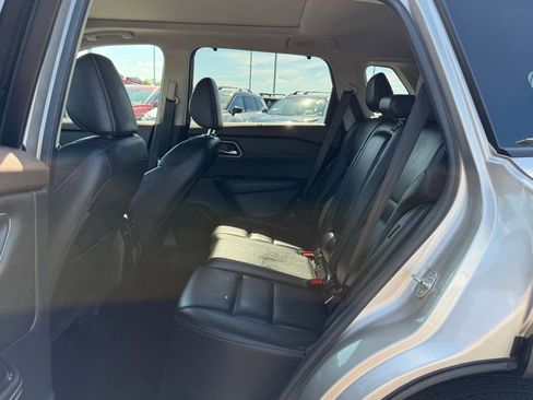 Used 2021 Nissan Rogue SL FWD image 16