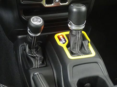 Used 2023 Jeep Wrangler Unlimited Sahara w/ Cold Weather Group image 38