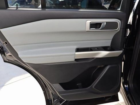 Used 2021 Ford Explorer XLT w/ Equipment Group 202A image 29