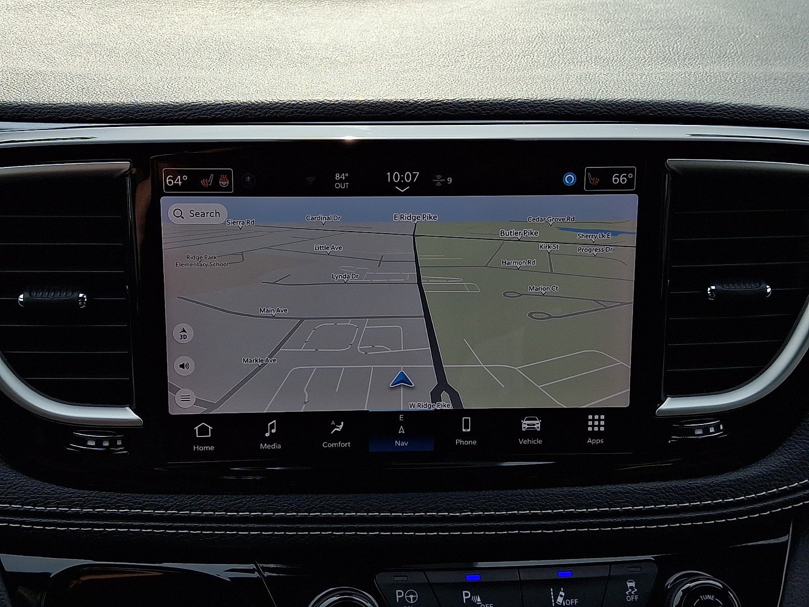 Used 2024 Chrysler Pacifica Limited FWD image 17