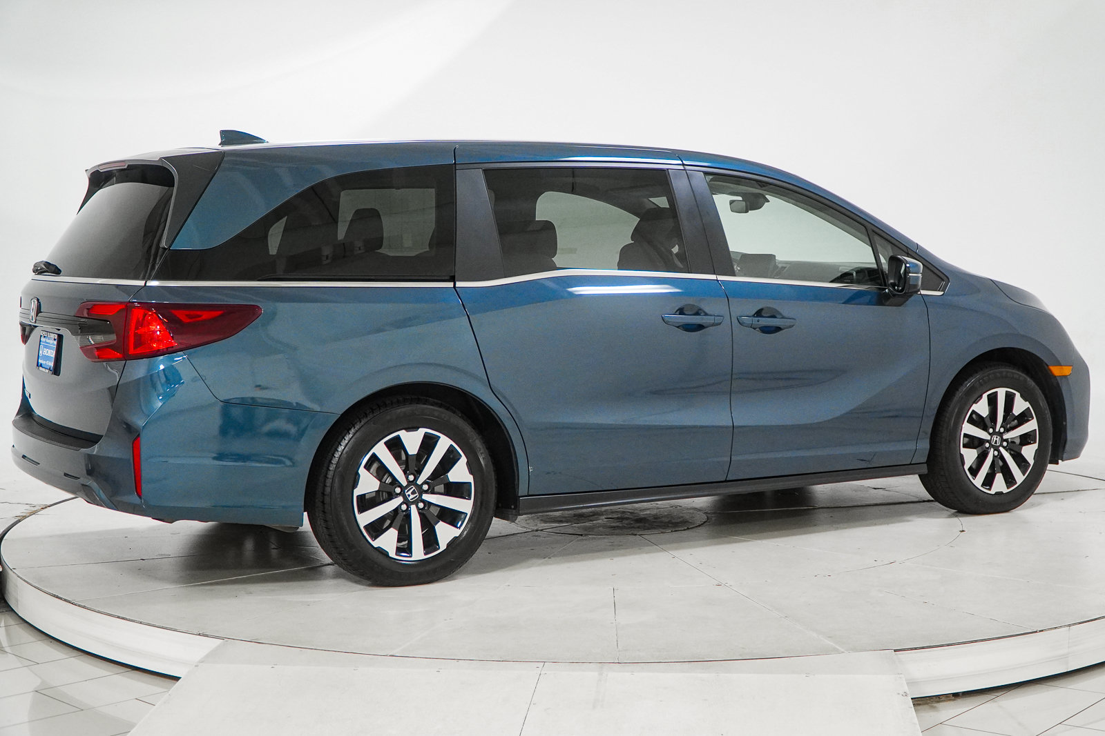 Used 2025 Honda Odyssey EX-L image 13