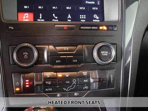 Used 2019 Ford Explorer XLT w/ Equipment Group 202A image 6