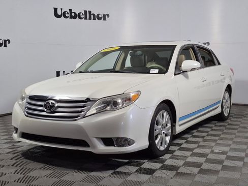 Used 2011 Toyota Avalon image 3