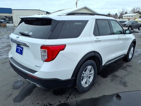 Used 2023 Ford Explorer XLT w/ Equipment Group 202A image 6