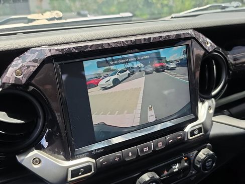 Used 2022 Jeep Gladiator Sport AWD/4WD image 35