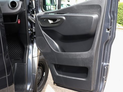 Used 2024 Mercedes-Benz Sprinter 2500 image 37