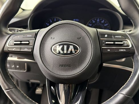 Used 2019 Kia Stinger RWD image 13
