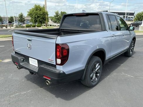 Used 2023 Honda Ridgeline Sport image 3