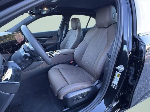 Used 2026 BMW 530i xDrive w/ M Sport Package image 11