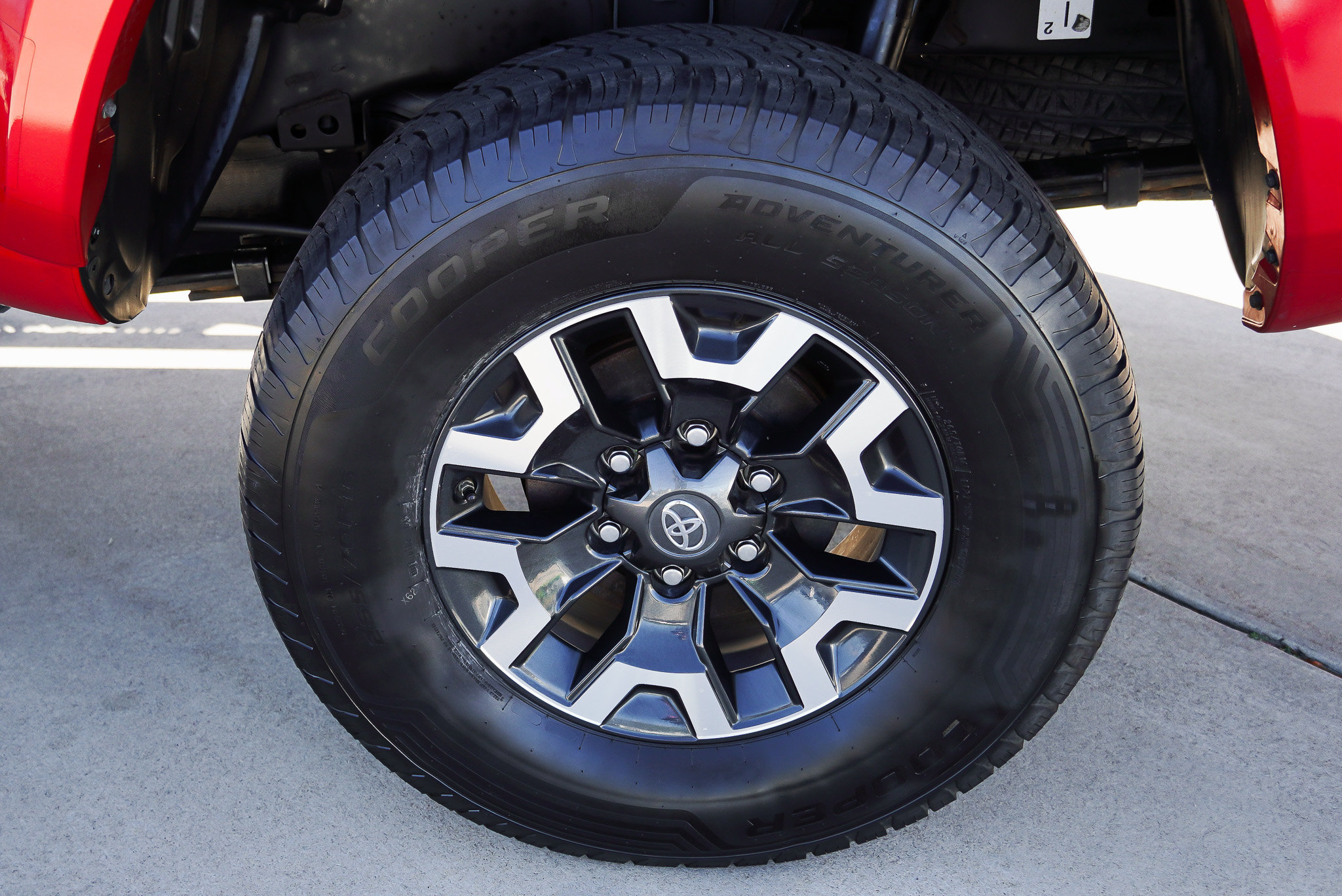 Used 2019 Toyota Tacoma SR5 AWD/4WD image 13