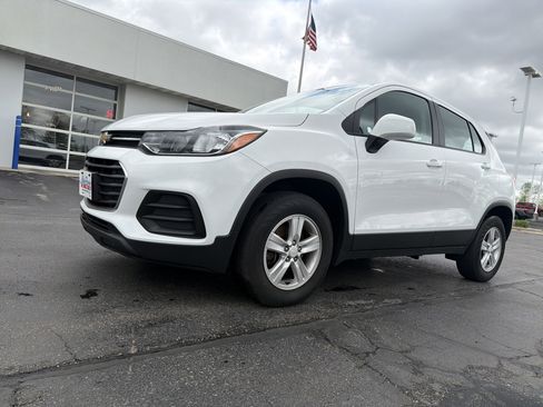 Used 2017 Chevrolet Trax LS AWD/4WD image 2