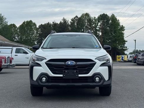 Used 2023 Subaru Outback Premium AWD/4WD image 3