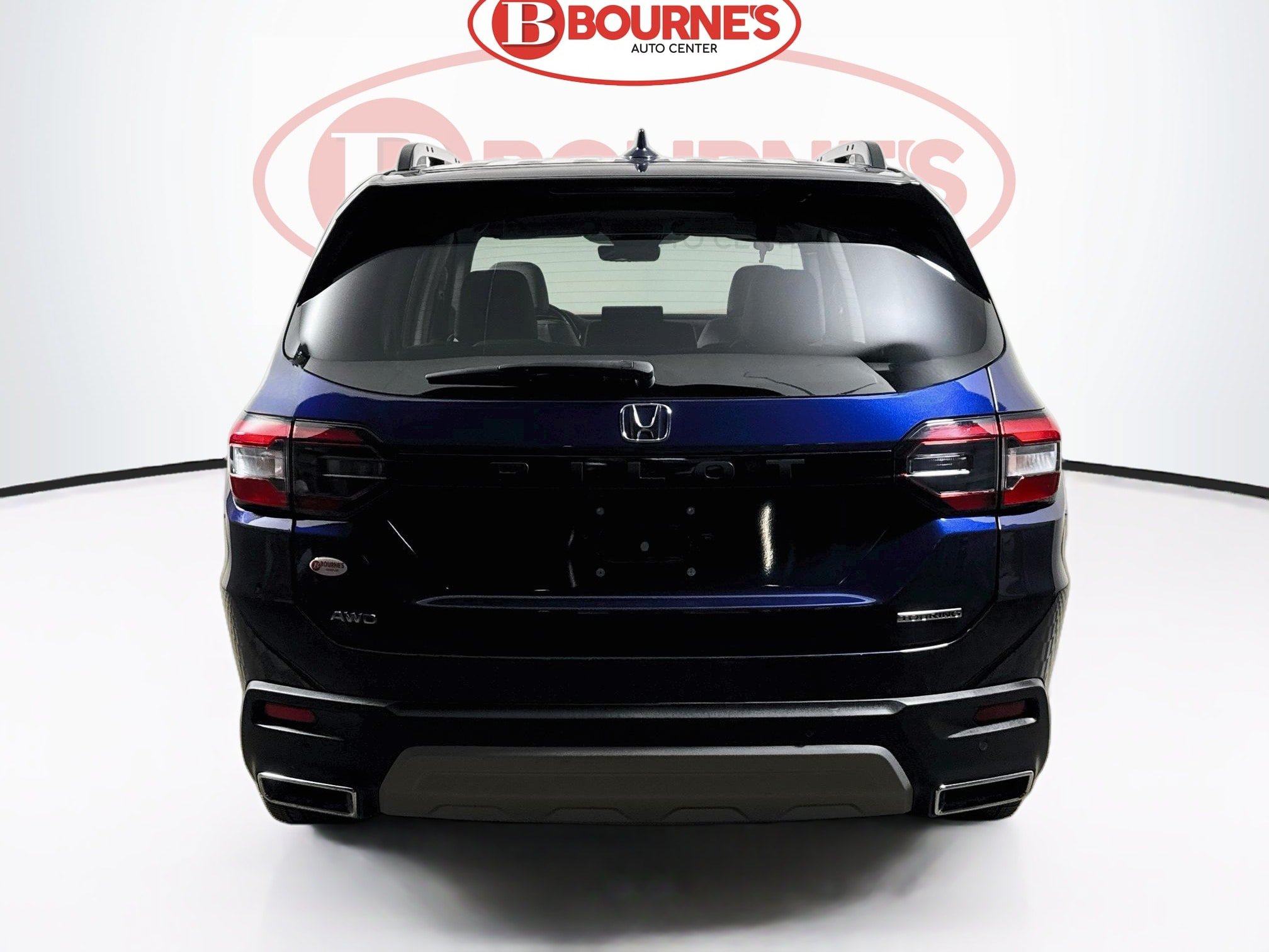 Used 2025 Honda Pilot Touring image 10